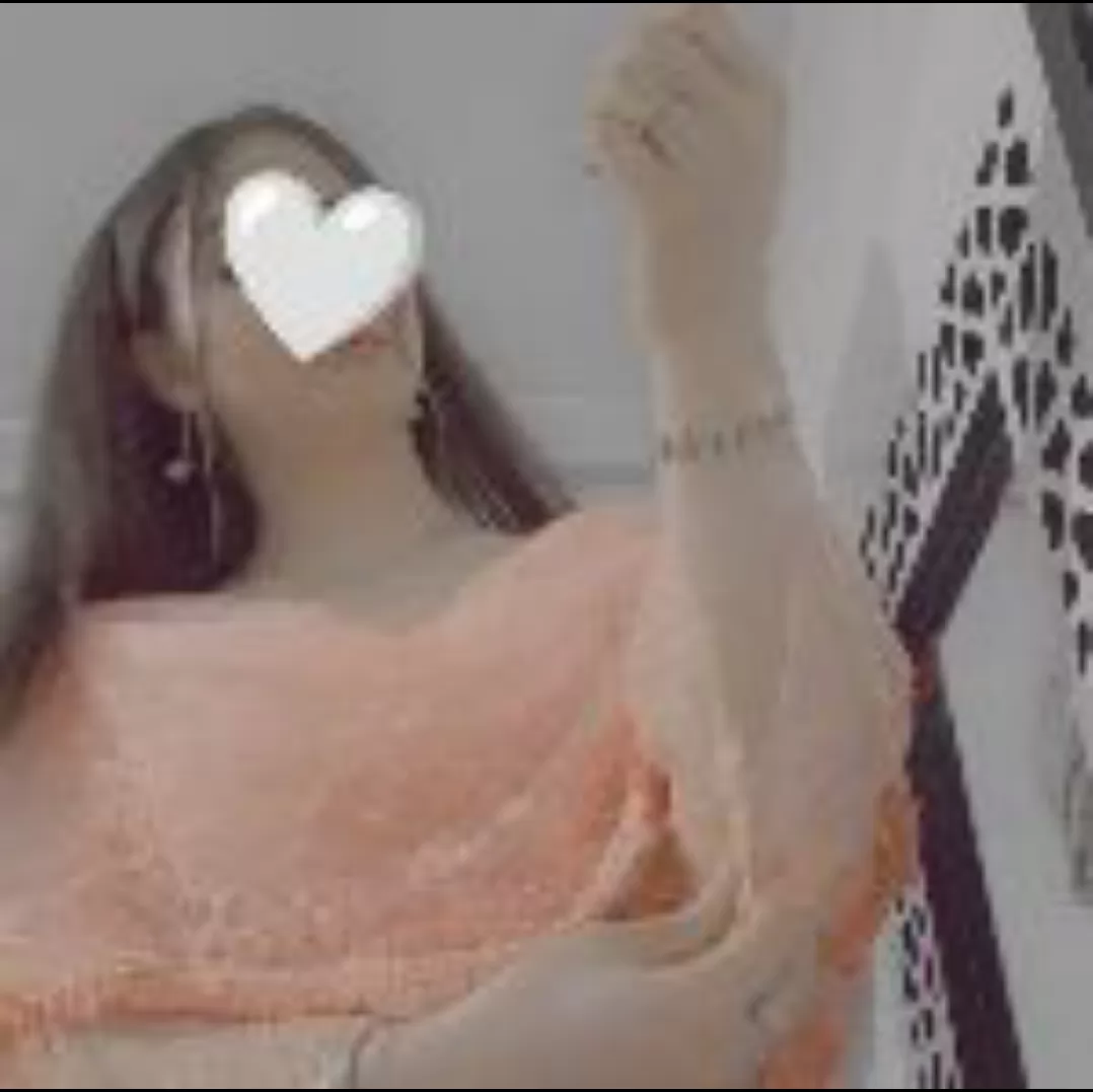 در من ؛ منی پنهان است با خیالی درگیر..