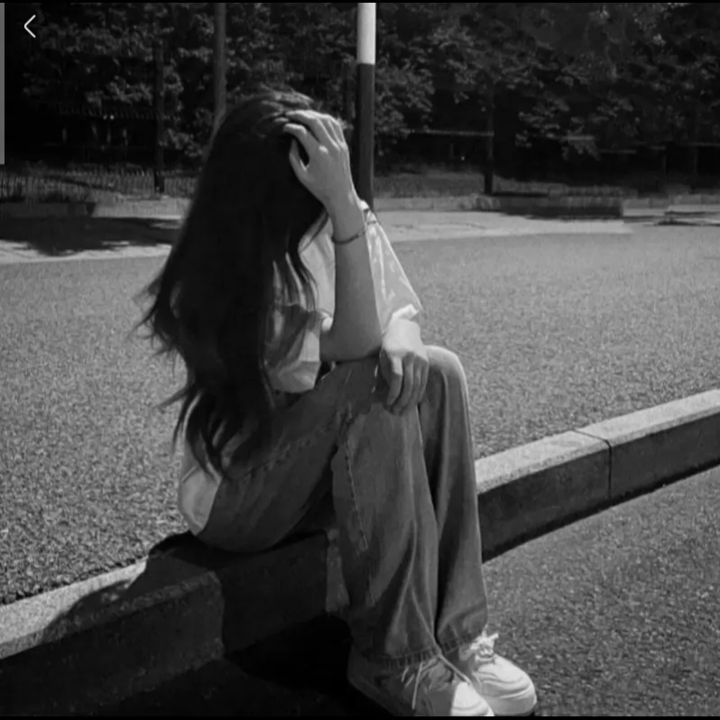 سلامتی اونکه ما خواستیمش <br />
    ولی اون ما رو نخواس..💔