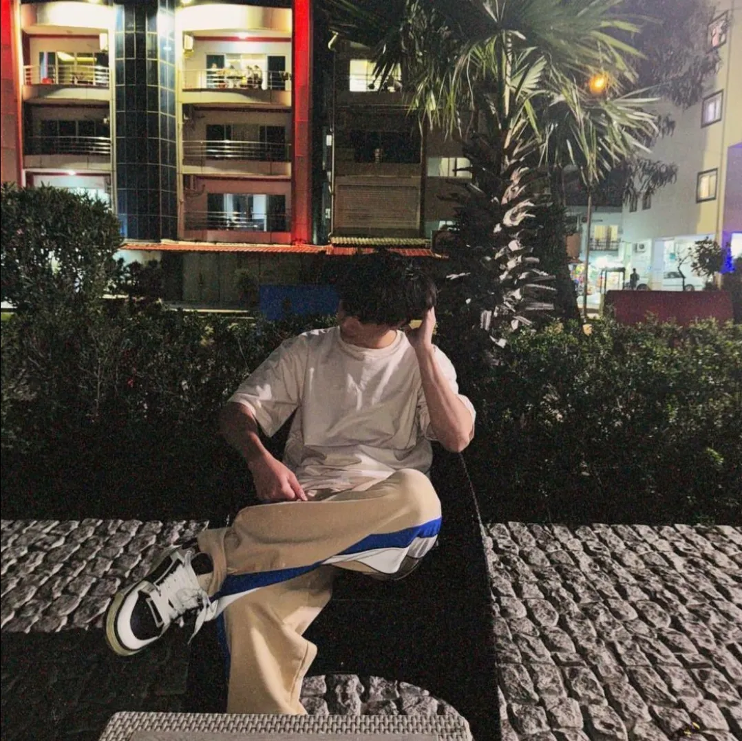 تونست<br />
<br />
𝘸𝘩𝘦𝘳𝘦 𝘪𝘴 𝘵𝘩𝘪𝘴 𝘣𝘦𝘢𝘶𝘵𝘪𝘧𝘶𝘭 𝘭𝘪𝘧𝘦🌚✨