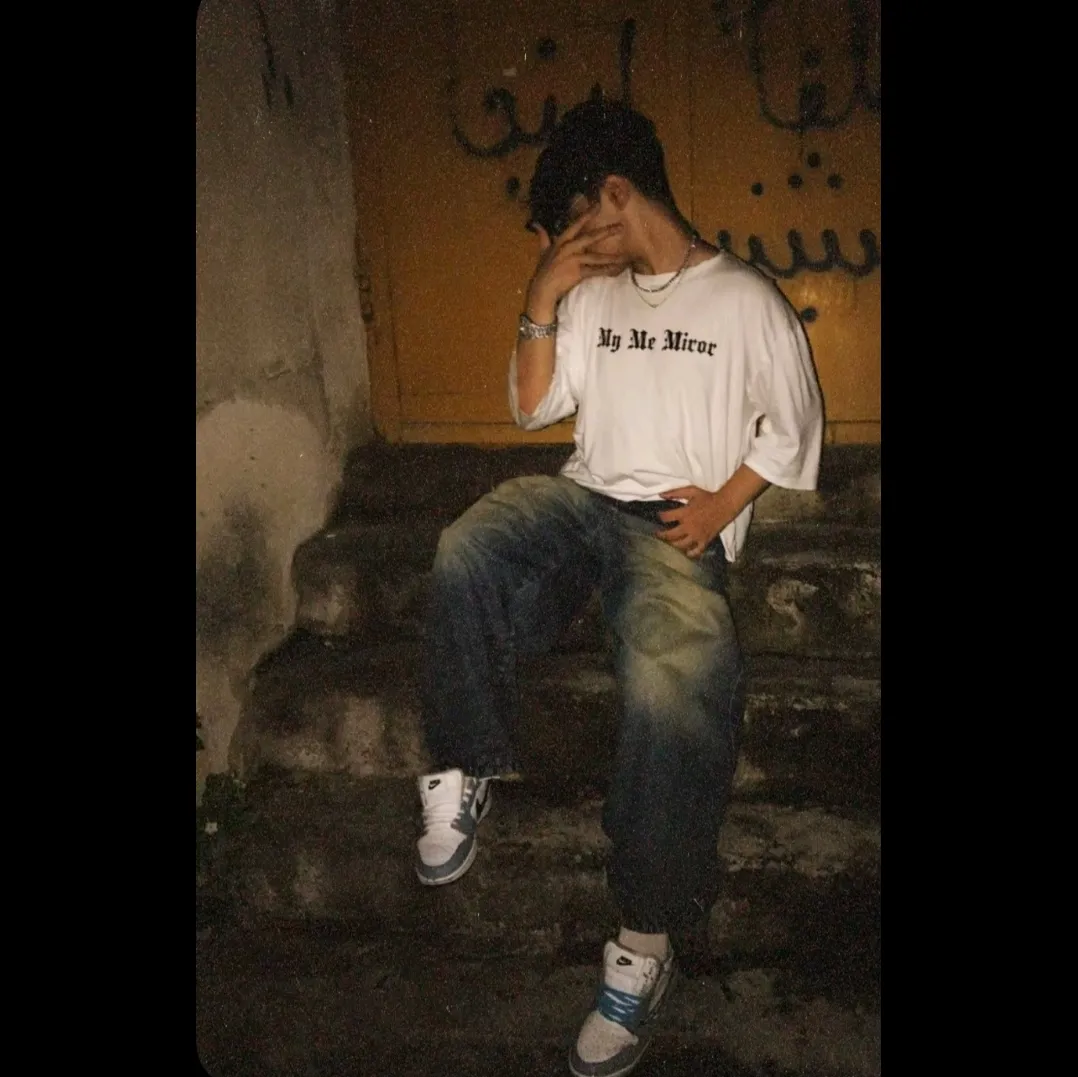 صدام بزن سجاد شاهی چون:<br />
راهم زیاده خطرناک باریکـ.ـه 🚷💤