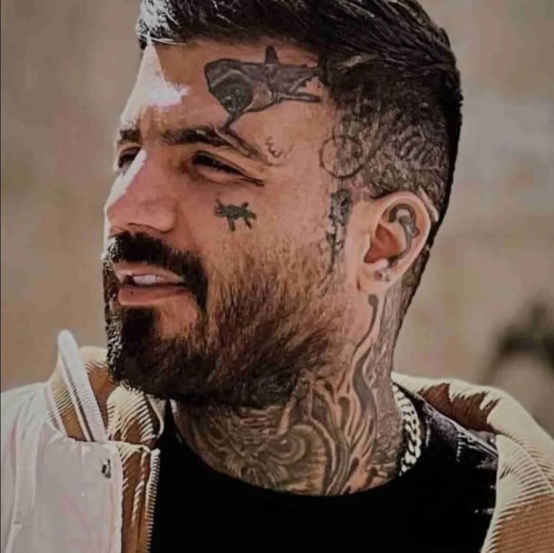 تا حالا مهدیار گوش دادین 👋🏻🥃