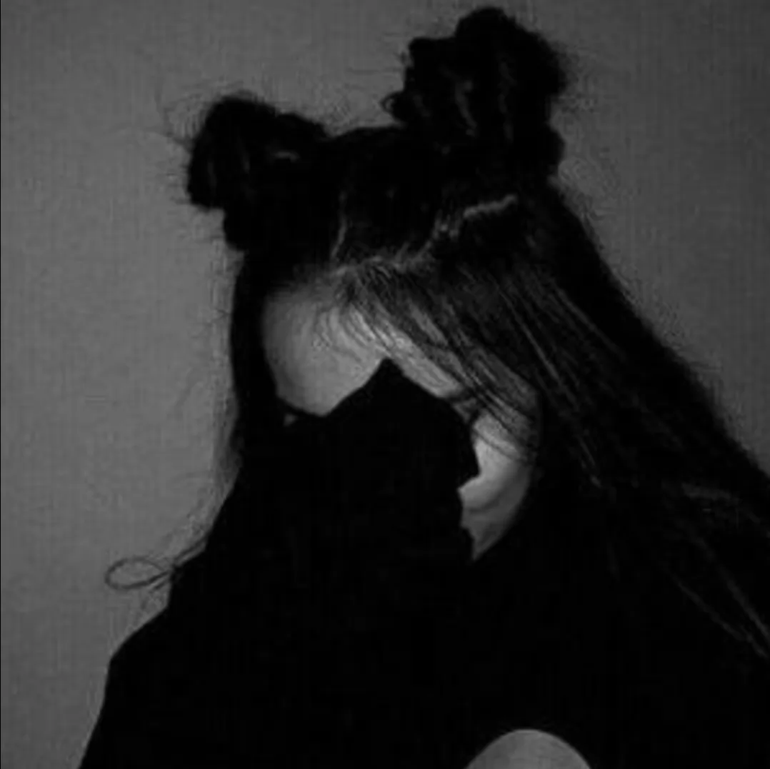 اگه دوسم نداشتی غلط کردی هر بار میگفتم دوست دارم میگفتی من بیشتر🥺💔
