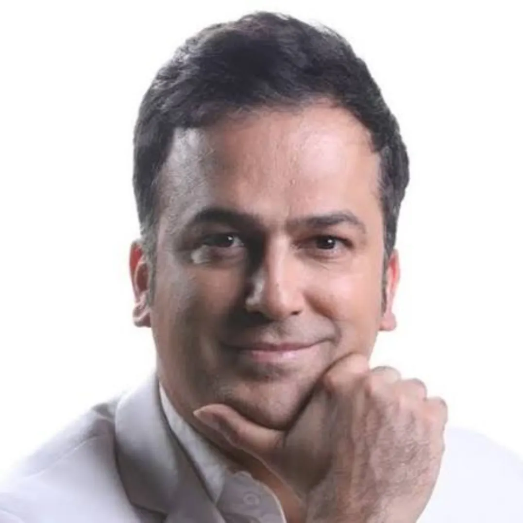 عزیز سال دیگه میام پیش تو 