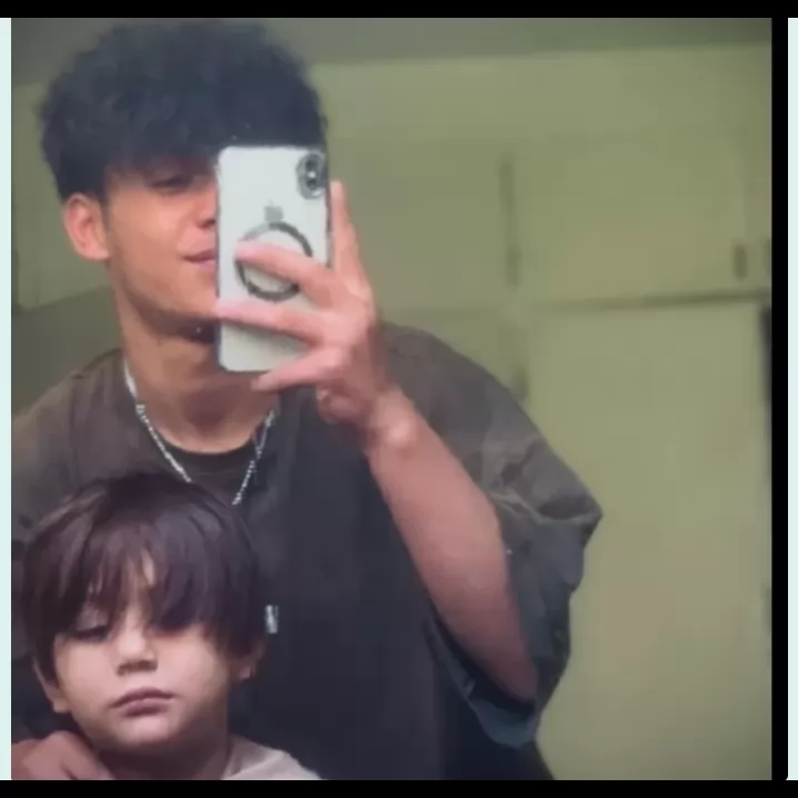«کیست‌این‌‌من؟‌‌این‌‌‌مَنِ‌‌‌‌بامَن‌‌زمَن‌‌بیگانه‌‌‌تَراست»