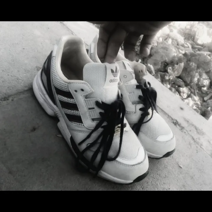 میگی کفشه دیگه اول و آخر میخواد خراب شه <br />
         اما من قبول ندارم.<br />
پسری که نپوشتش پسر نیس🤯