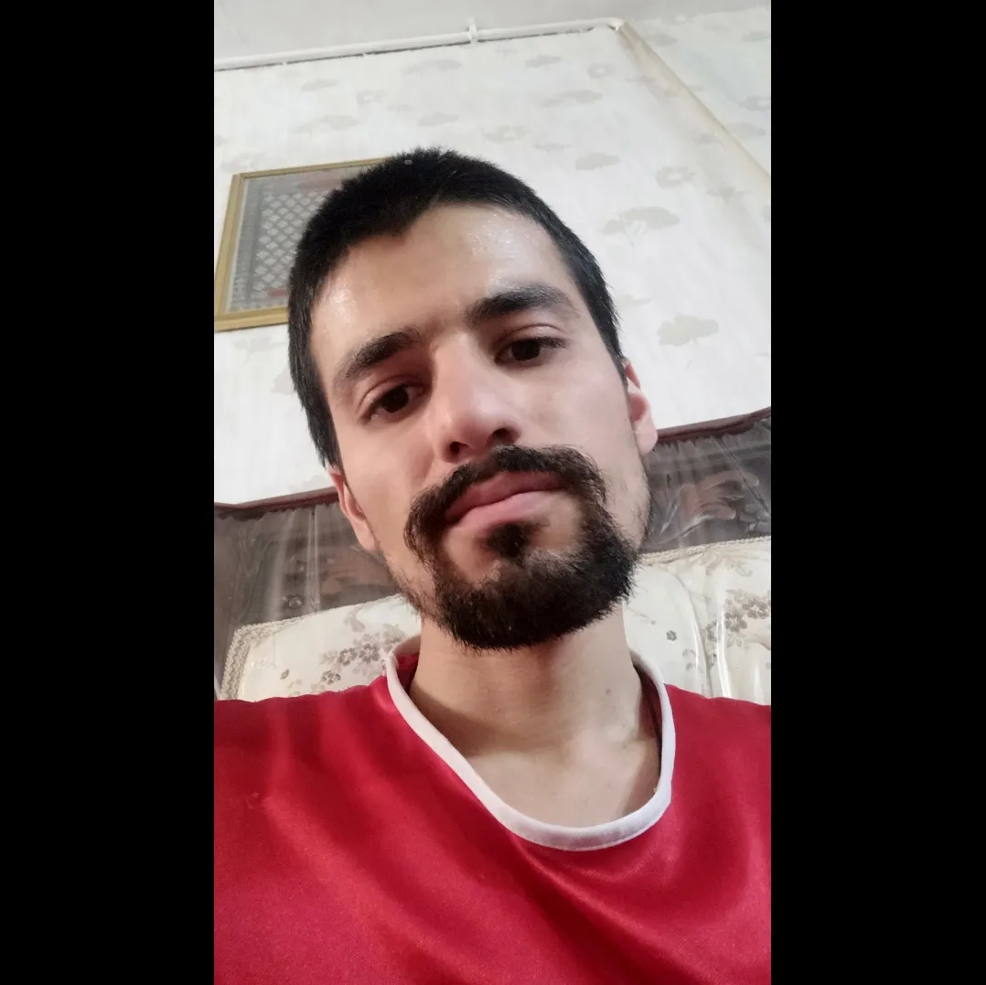 خسته از خیلی ها دلم یک بغل اروم میخواد فقط😒