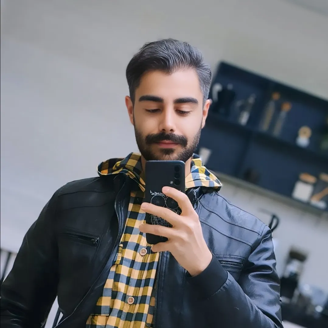 این عکسم برا اون دوستمون که گفت چرا همه عکسات نیم رخ هستش،ع*** تمام رخ شارژ شد به تعداد محدود 😜😅😅😅😅🫠🫠