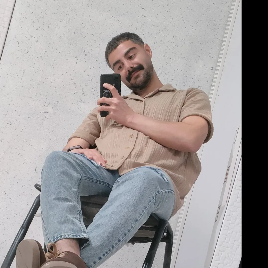 ذات داران م‍‌ی‍‌دان‍‌ن‍‌د ی‍‌ک ن‍‌ف‍‌ر ک‍‌اف‍‌ی‍‌س‍‌ت.🫡