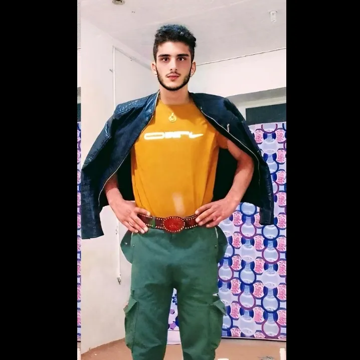 گر گرگ را محبت کنے رام میشوב انساט را محبت کنے هار میشوב🖤-:) ◡̈⃝