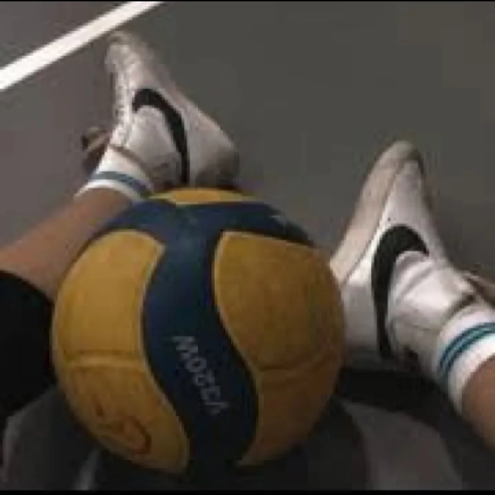 چه ورزشی میری ؟؟.      <br />
<br />
<br />
من فوتبال بسکتبال و والیبال 💀