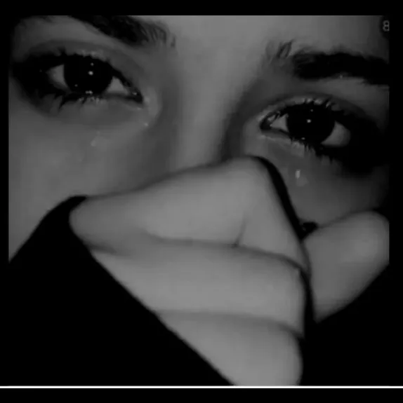 شکستی مرا هزار بار و هزار آینه در دست توست .<br />
💔
