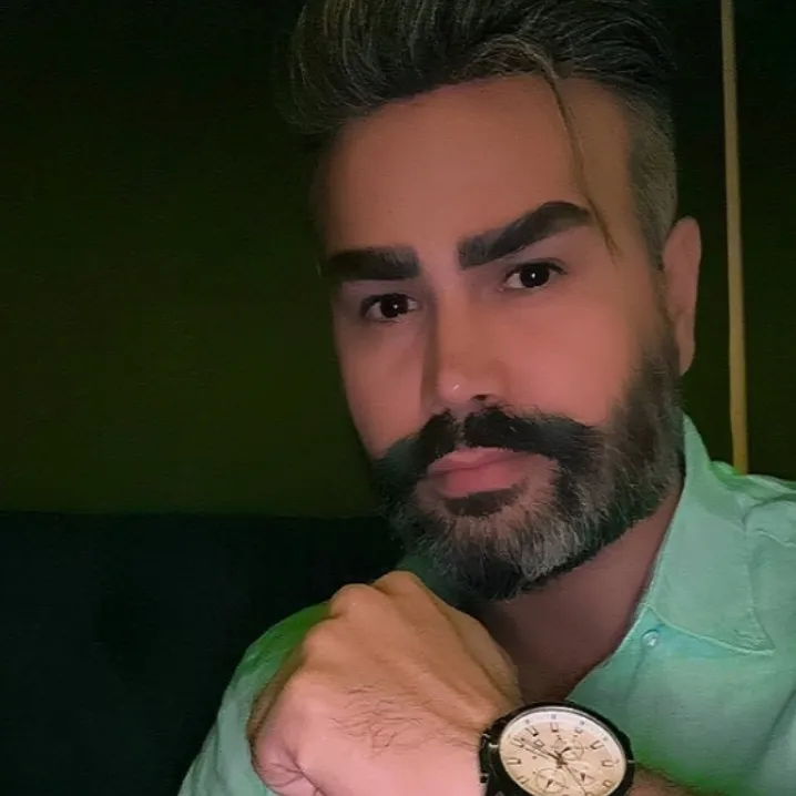 سه خانم بیاد سن مهم نیست۰۹۱۹۷۶۷۸ ۴۰۲ همه ساعت جواب میدیم الکی نیاد