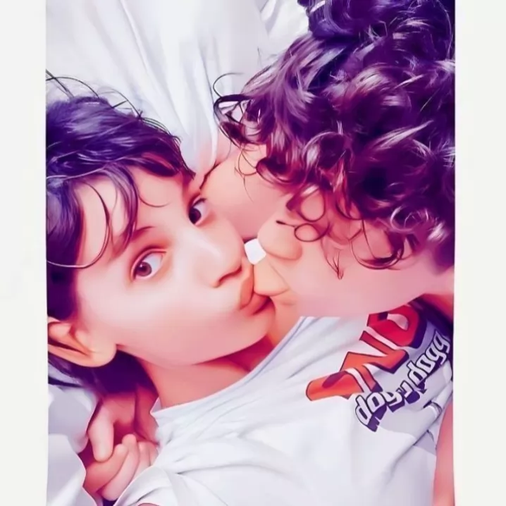 بیبوسم یا نبوسم لب لعلی نگاره 💋💚<br />
شکر در لب جانان چه شیرین مزه داره🫰🫂❤️