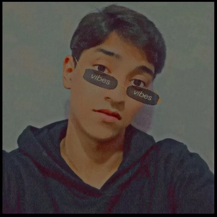 بهم میخوره چند سالم باشه؟ 🙂🖤🎧