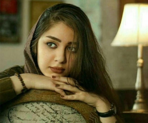 سارینا متاهل.
