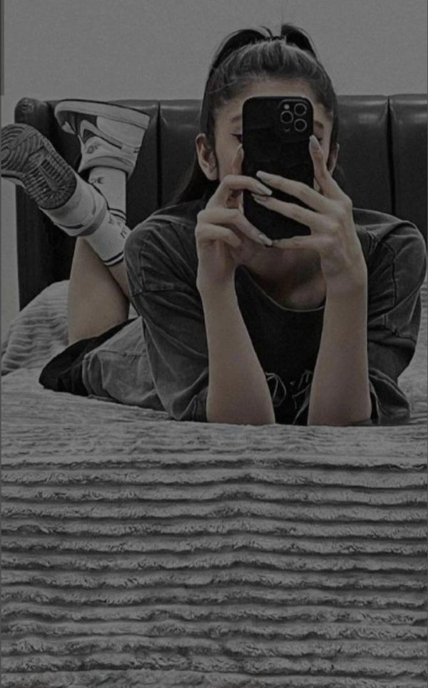 چرا اخه تنهام ಥ‿ಥ