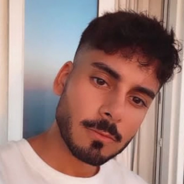 علی