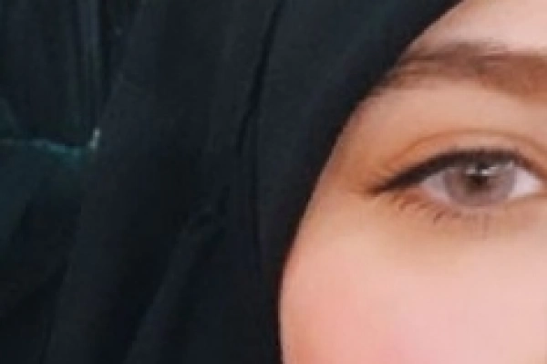 دختر گم شده در تاریکی