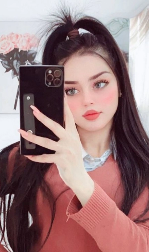 دخترک تنها