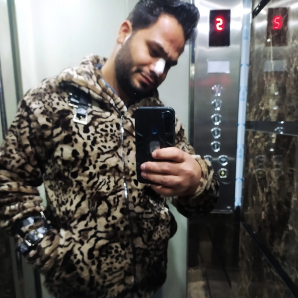 علی