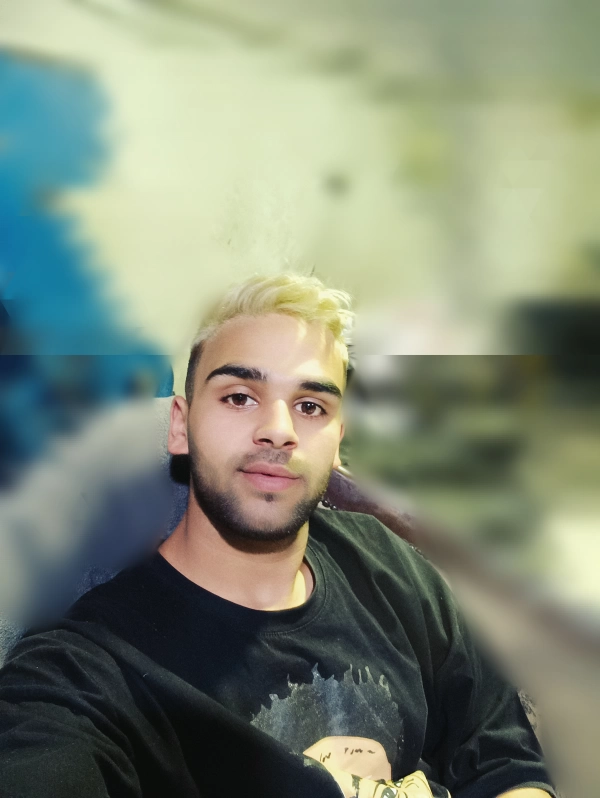 آرش احمدی