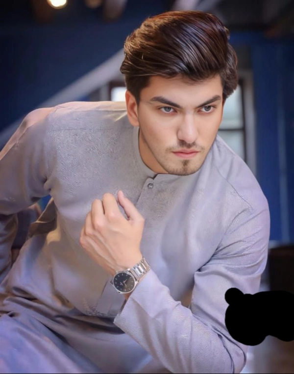 علی