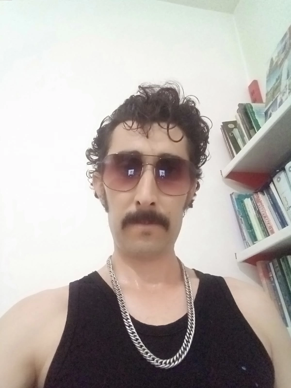 کآرآدااایی بچه استان فارس ساکن تخت جمشید