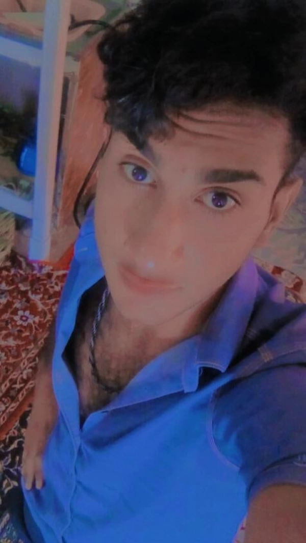نیما خان
