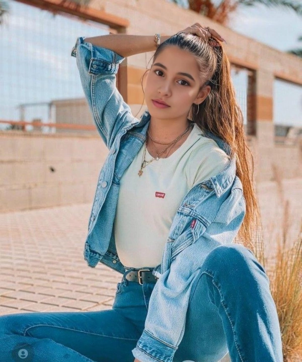 NAZNiN_.