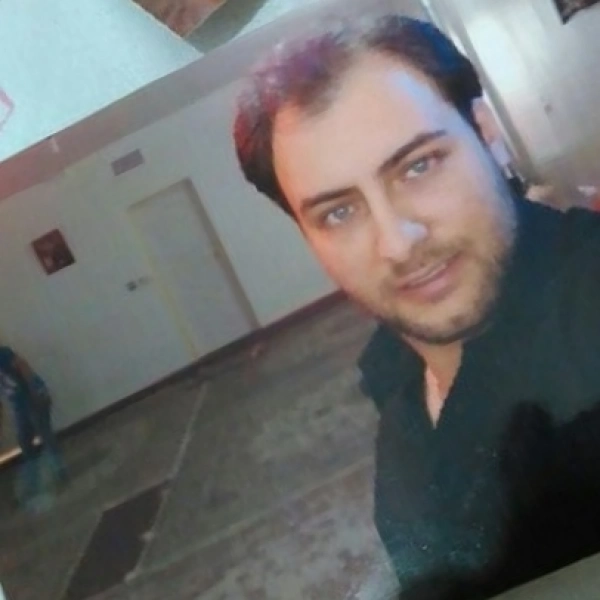 اکبر ایرانی