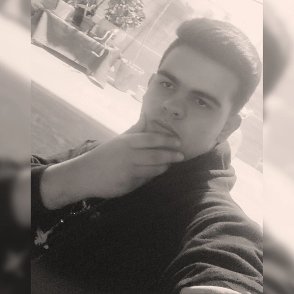 امین تنها ۱۷یزد
