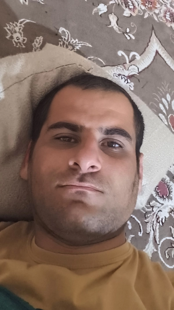 آرش پیوی آزاد
