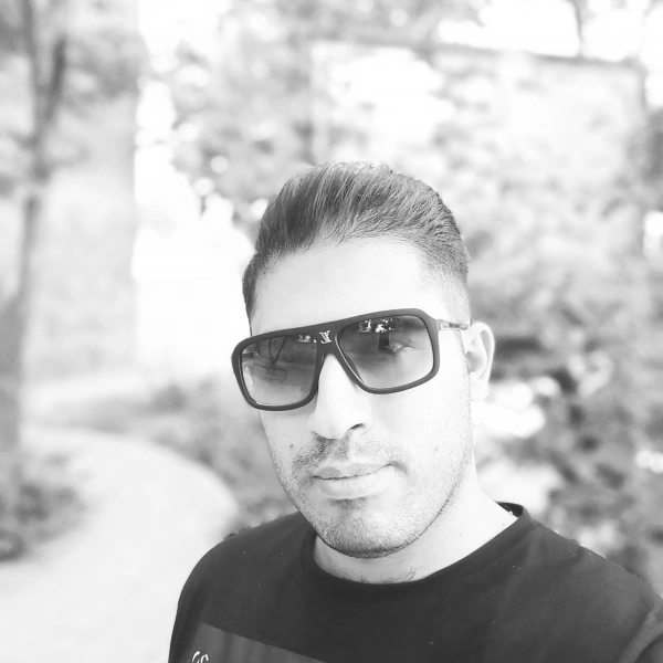 علی