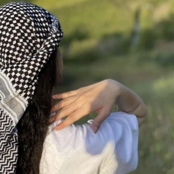 سیاره 2715