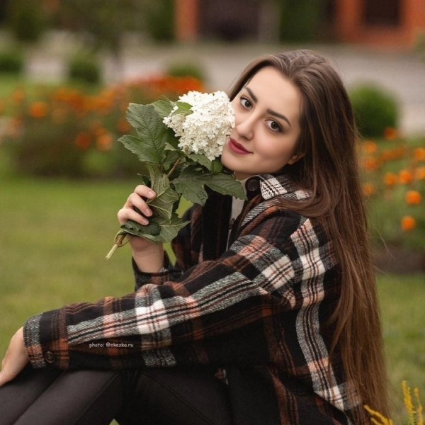 Parisa