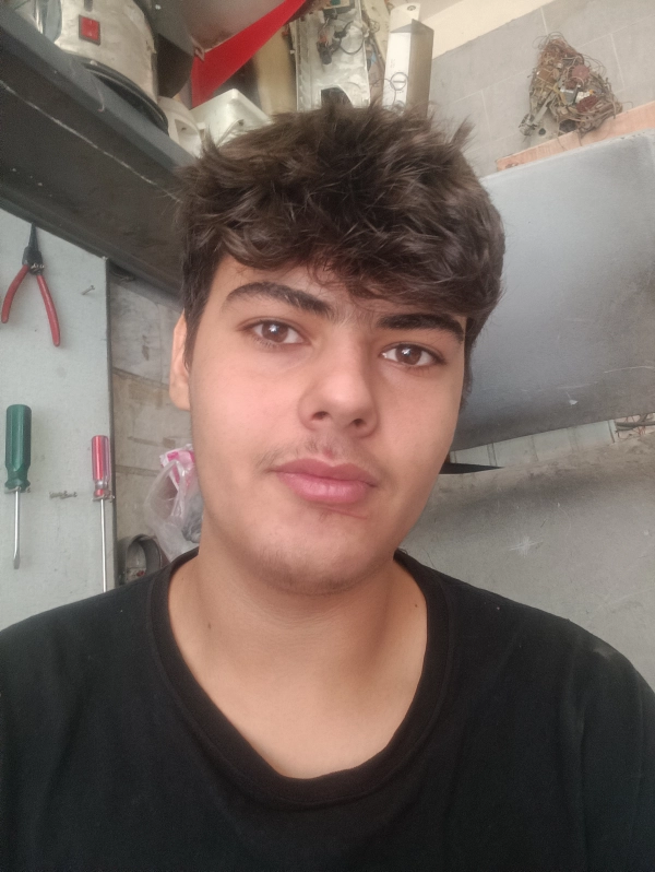 علی