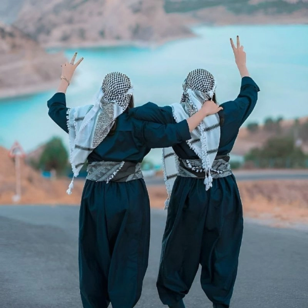 دختر کورد