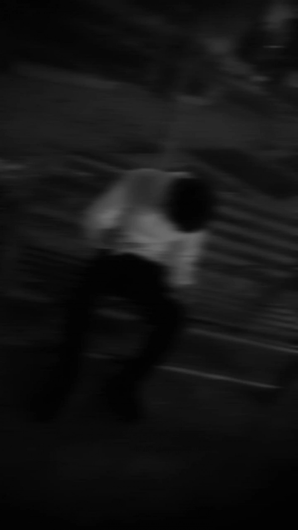 ⸸
