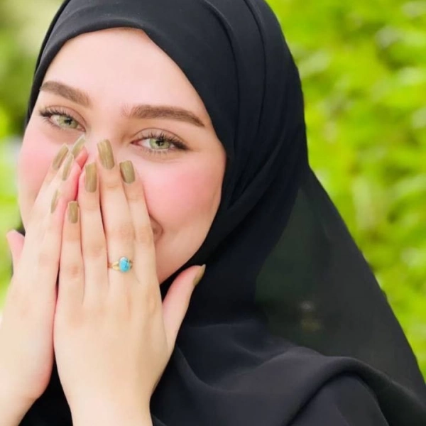 چشم رنگی ها