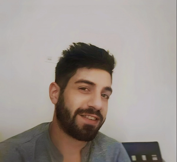 Andrew 33