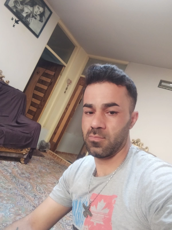وحید تنها........