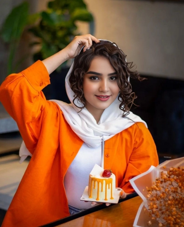 الی
