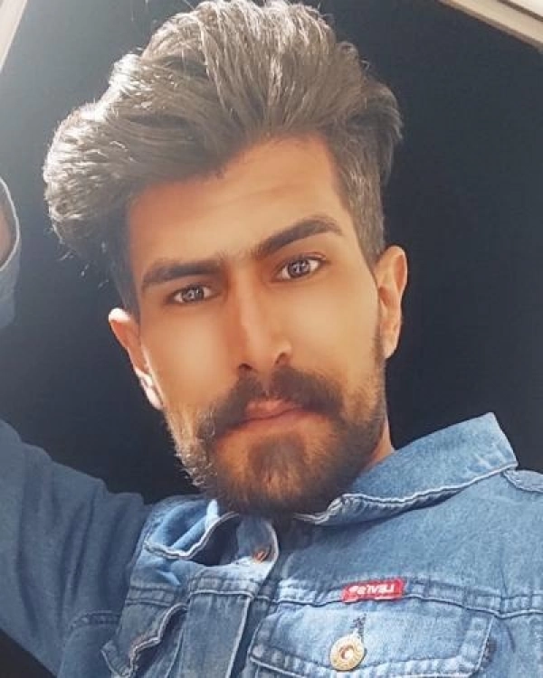 علی