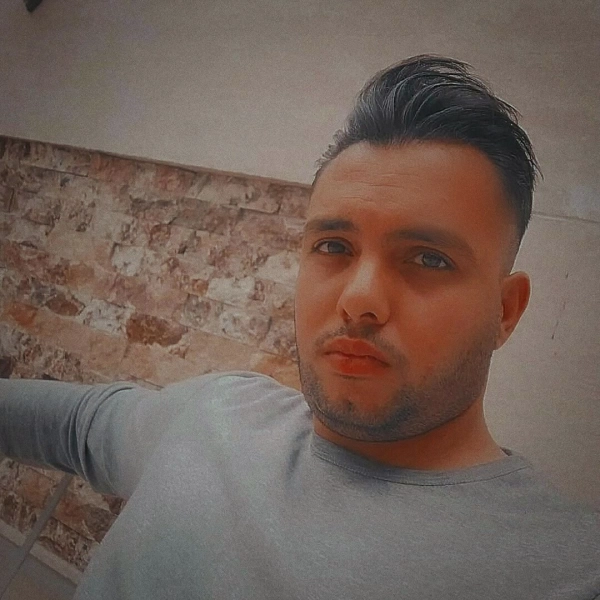 پویا