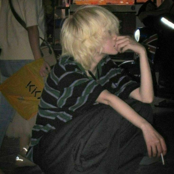 ✞