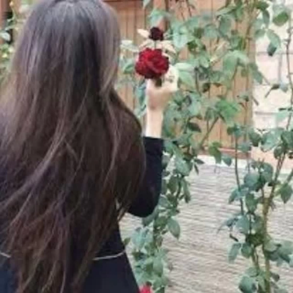لارااسدی
