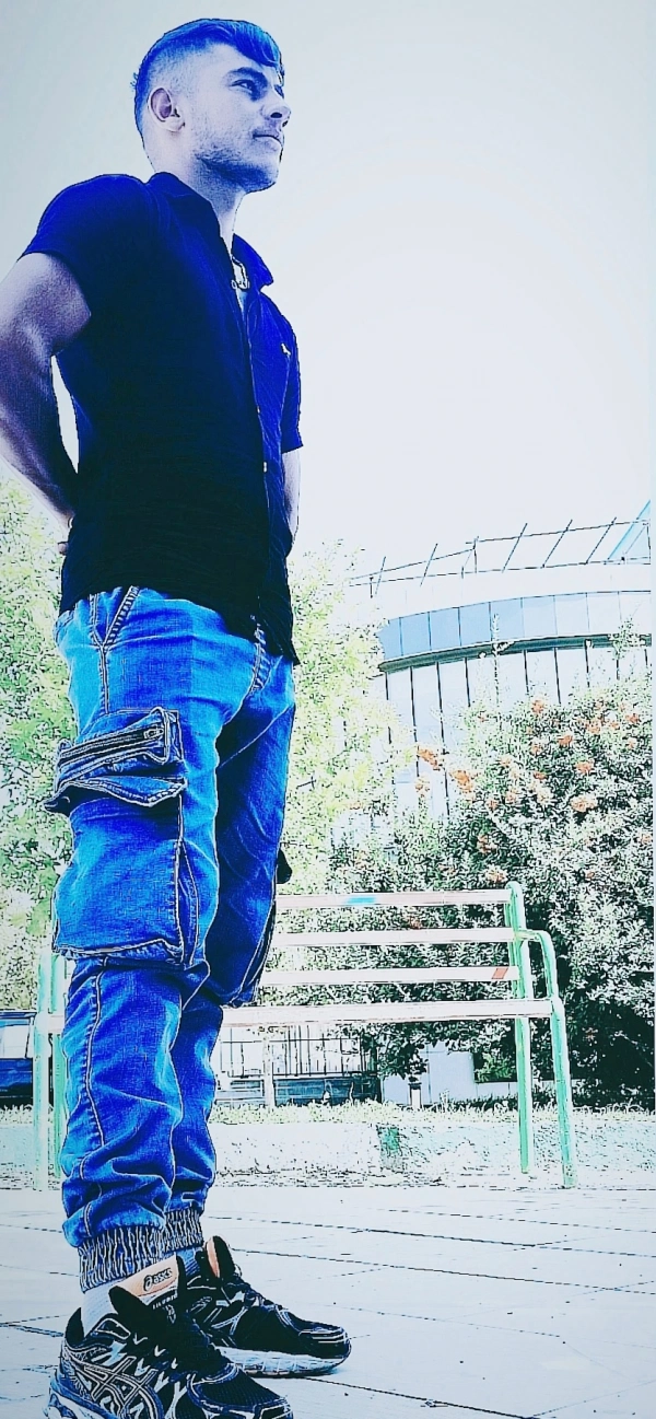 علی