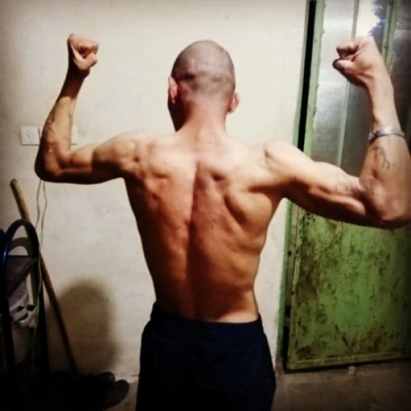 بی گناه و تنها