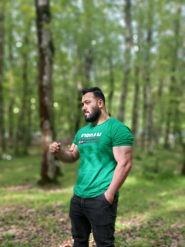 زنده باد دیوانه ای که هر گز عاقل نشد