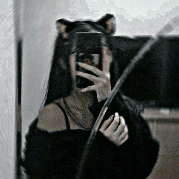 ℱ